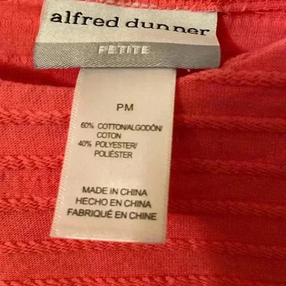 Alfred Dunner short sleeve pullover petite medium cotton|polyester pink top. - Picture 4 of 4